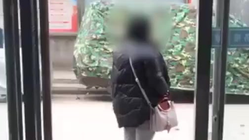 【女子派出所大哭称被盗刷15元,民警:视频网站自动续费扣的】2020年1月8日,四川武胜县