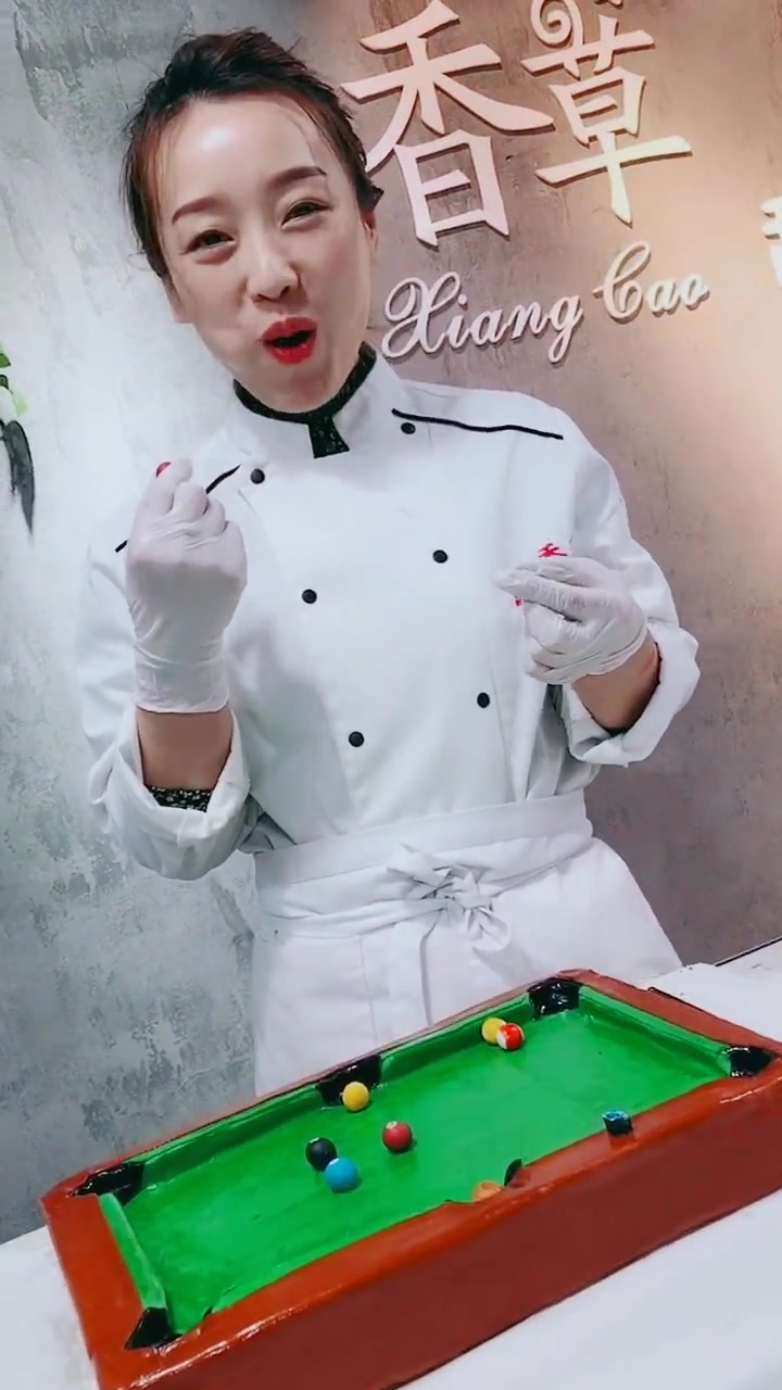 好吃又好玩的台球蛋糕,美女你这创意我给一百分,太优秀了