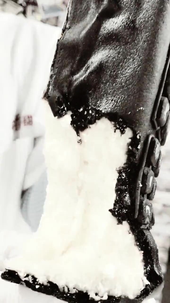 现在的师傅,什么样的蛋糕都能给你做出来,看到这个手机我服了