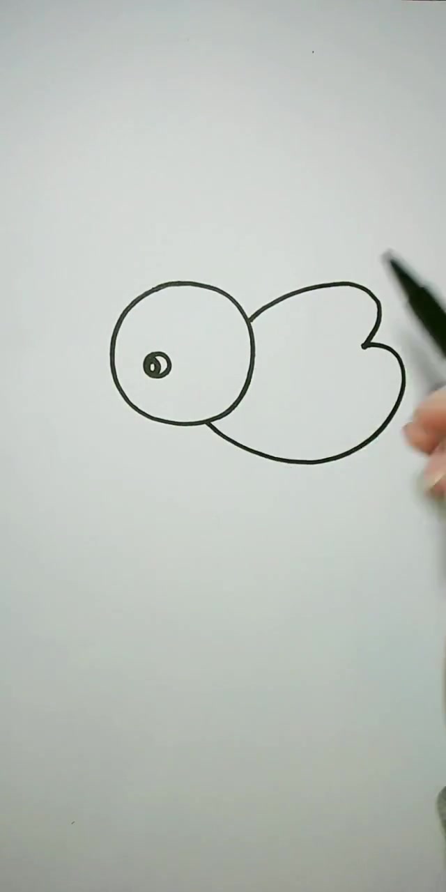 幼师小姐姐必须要会的简笔画,一只小鸡吃虫子,画的也太可爱了