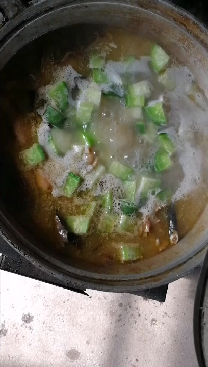过年了,沂蒙山小草鸡。喷香啊