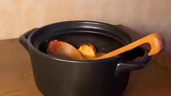 看到不抢蔬菜的温馨提醒,安心了很多。不过疫情仍处于扩散阶段,还是要尽量少出门,在家适度运动