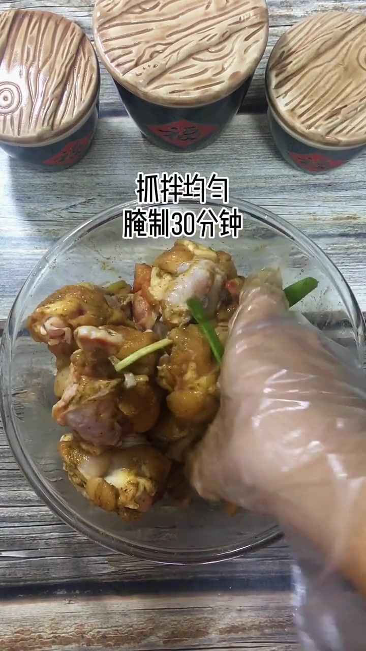 油炸鸡翅根,一口下去酥酥脆脆,一大盘子也不够吃啊