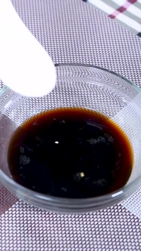 大厨教你醋溜白菜的做法,原来是有窍门的,上桌就吃光