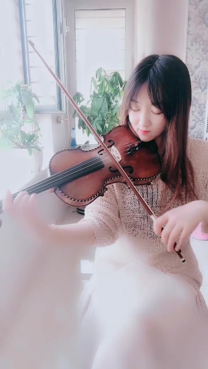 小提琴演奏《大鱼海棠》,拉的太好听了,悦耳动听!