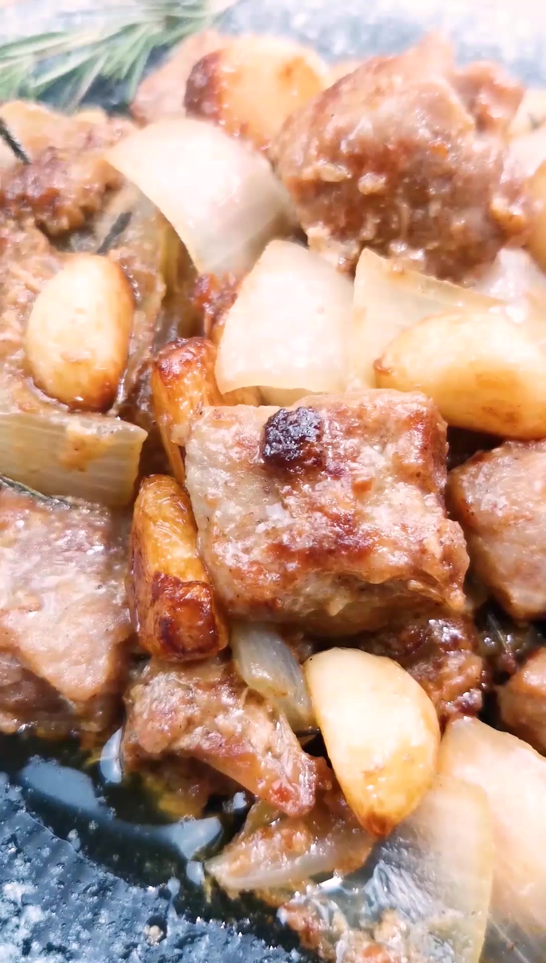 金蒜子牛肉粒,在家就能做出餐厅级的美味,每一口都是满足