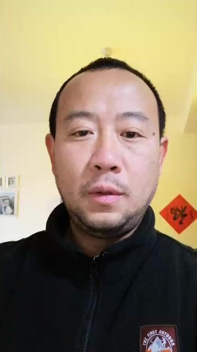 今天做一个四川家常土豆肉盖浇干拌面,小孩特别喜欢吃,香辣十足