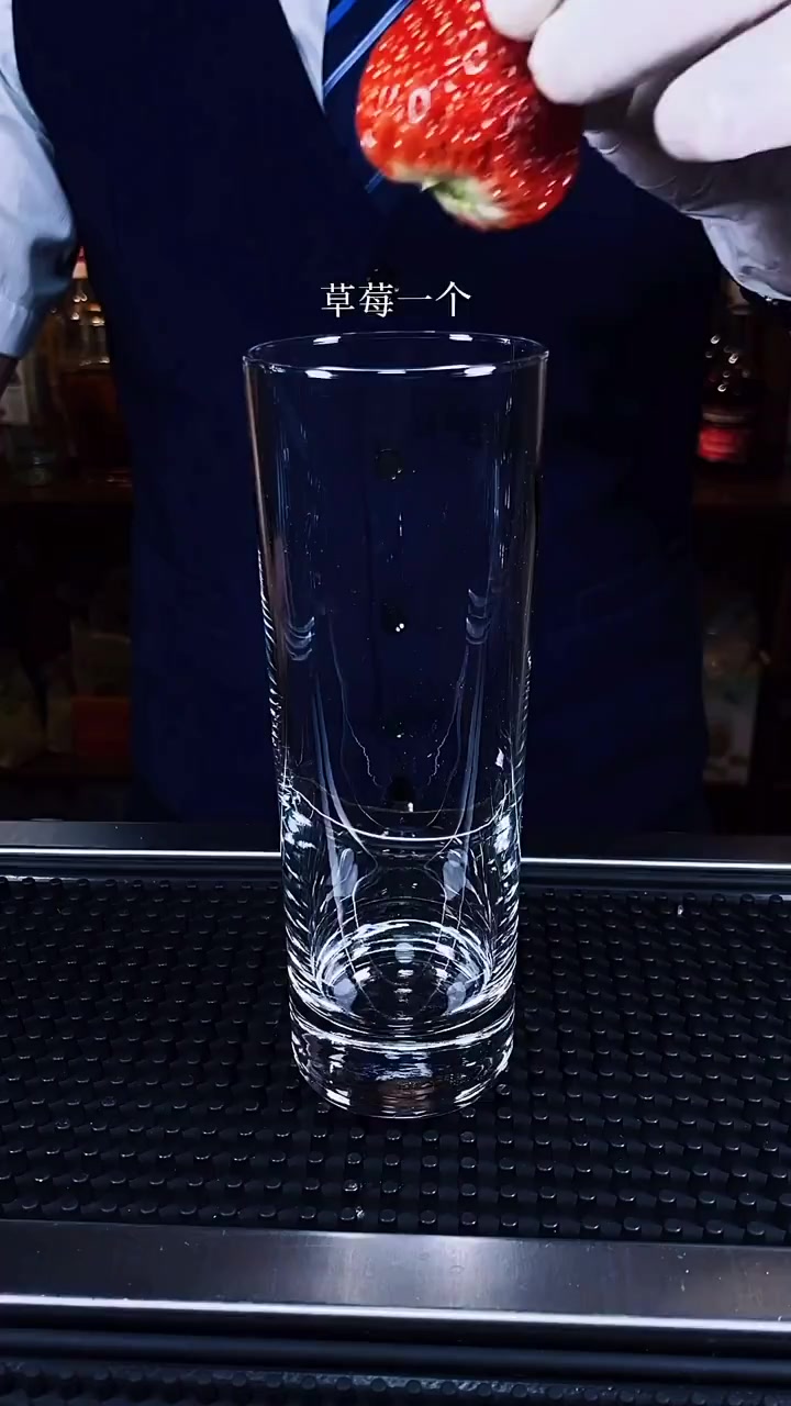 寓意非常美好的一杯鸡尾酒,名为“花好月圆”,颜值太高了