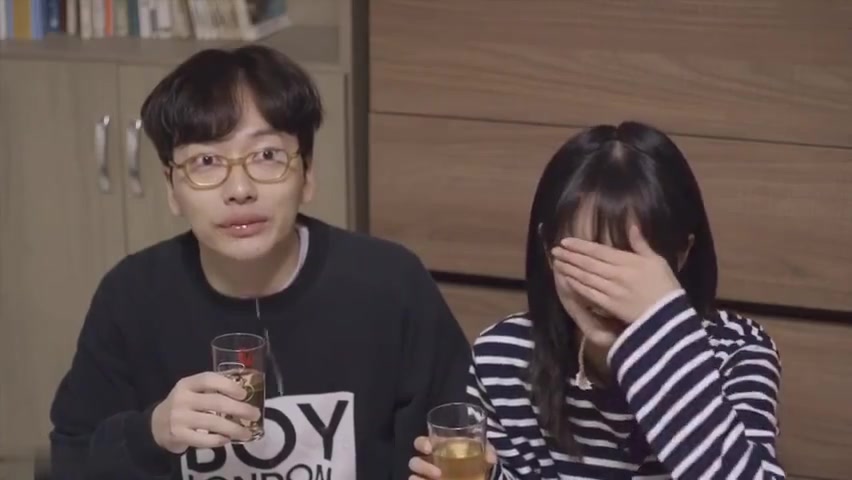 《请回答1988》阿泽善宇德善娃娃鱼花絮,憋笑的李惠利和朴宝剑熟悉到没字幕也知道在说什么,