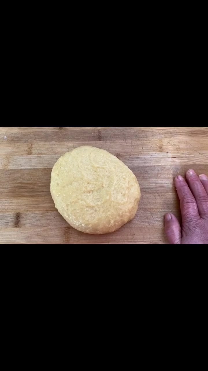 煮饭锅做蛋糕用自发面可以很好吃,怎么做好吃呢?我来告诉你