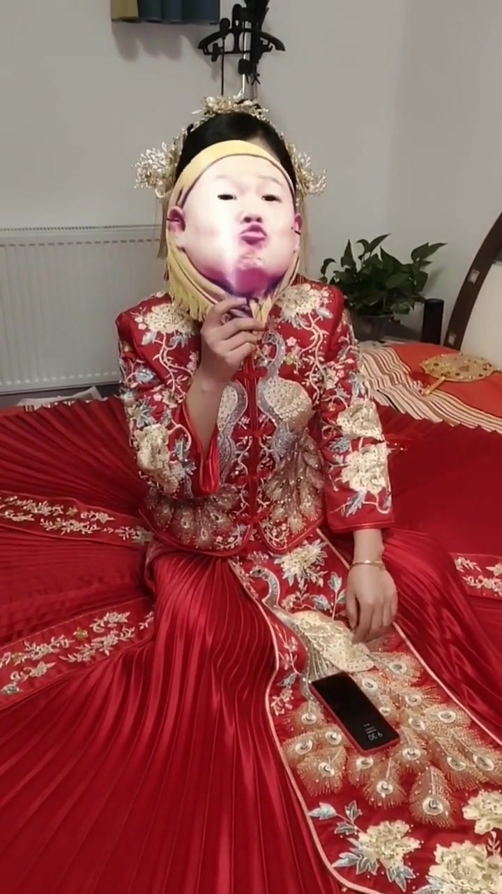 好白菜全被猪拱了,这么漂亮的新娘子,让我有一种想抢亲的冲动!