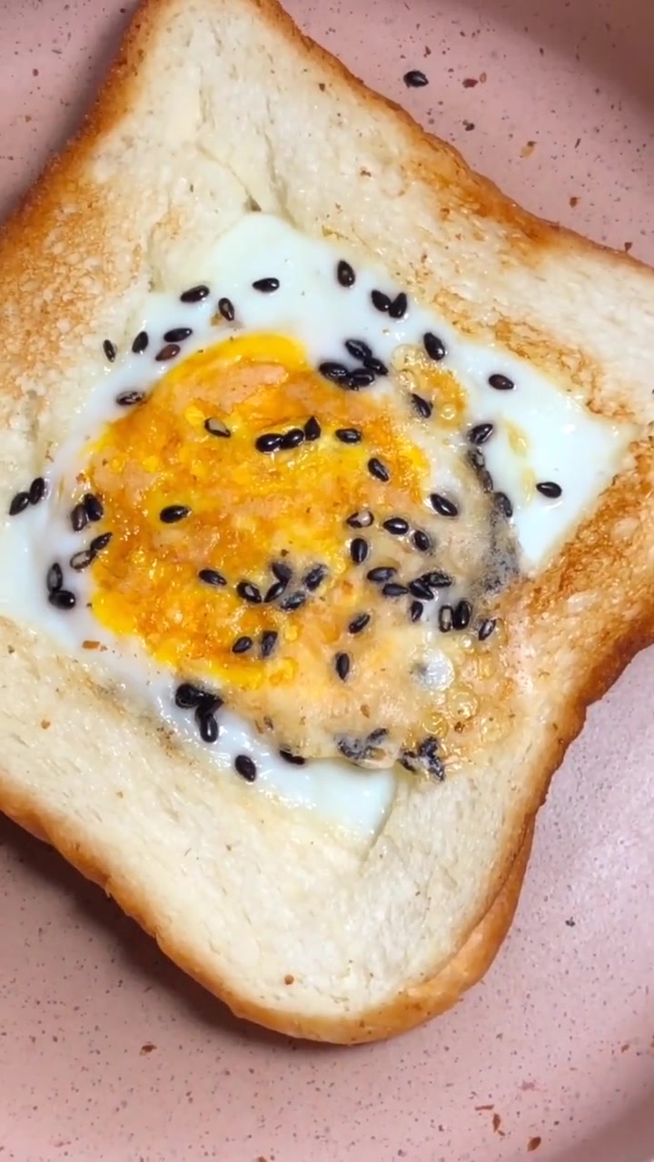 减脂早餐:吐司面包鸡蛋饼,营养搭配,低脂肪,低热量!