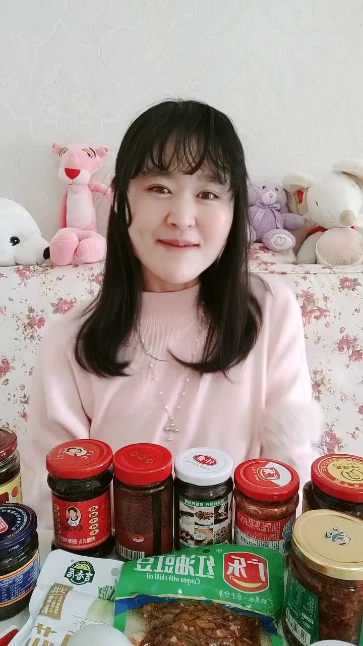 咸菜试吃01 咸菜的吃法是很多的 和馒头一起吃