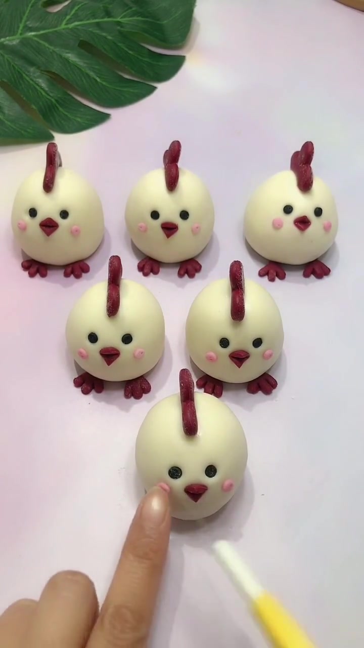 面点师傅分享小鸡馒头制作过程,疫情宅在家可以学习一下