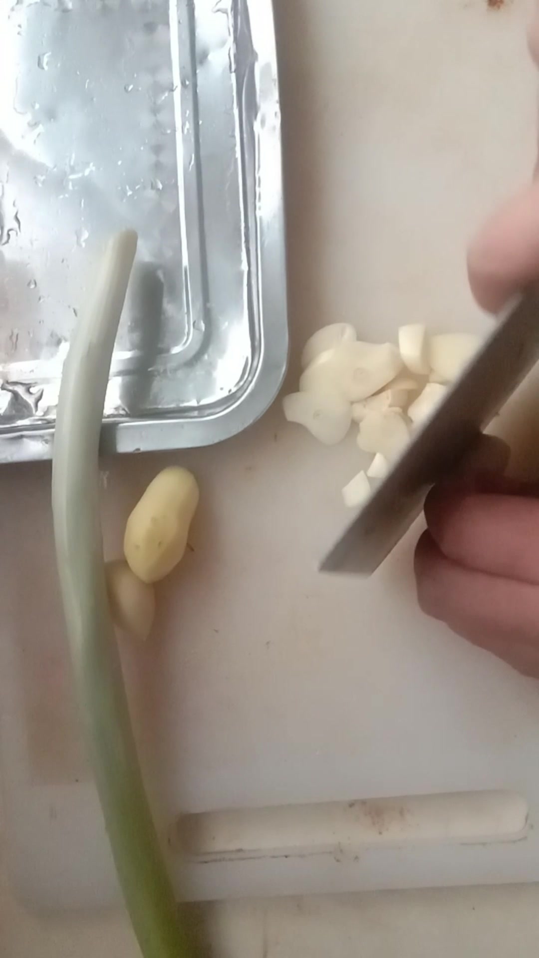 家庭小菜,土豆芸豆炒肉。中间部分视频剪丢了