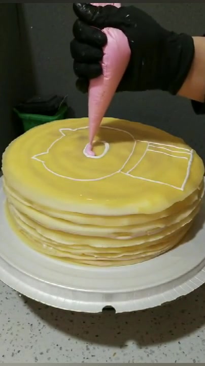 奶油千层可爱小粉猪蛋糕,你数得清有几层吗?我数到一半就忘记了