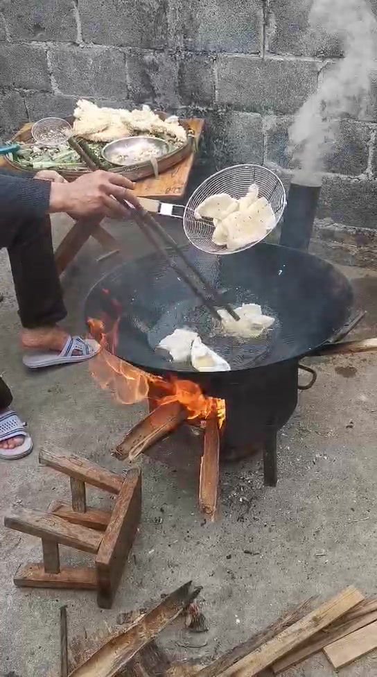 广西玉林特色“炸薄脆”,玉林传统特色年货美食!