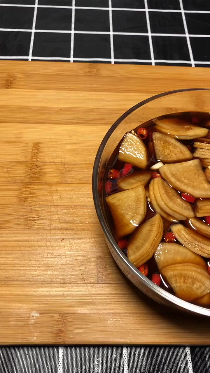 自制萝卜泡菜,做法简单成本又低,冷藏后食用口味更佳哦