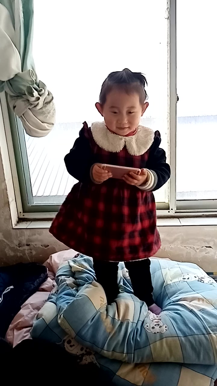 闺女唱的《咖喱咖喱》半生不熟!