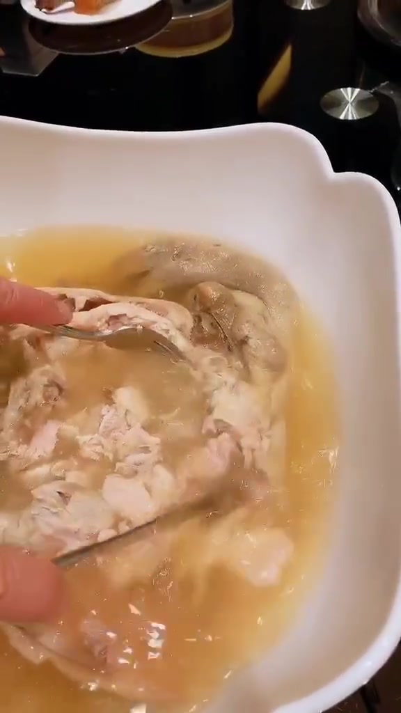 皮酥肉嫩,无骨头的八宝鸡