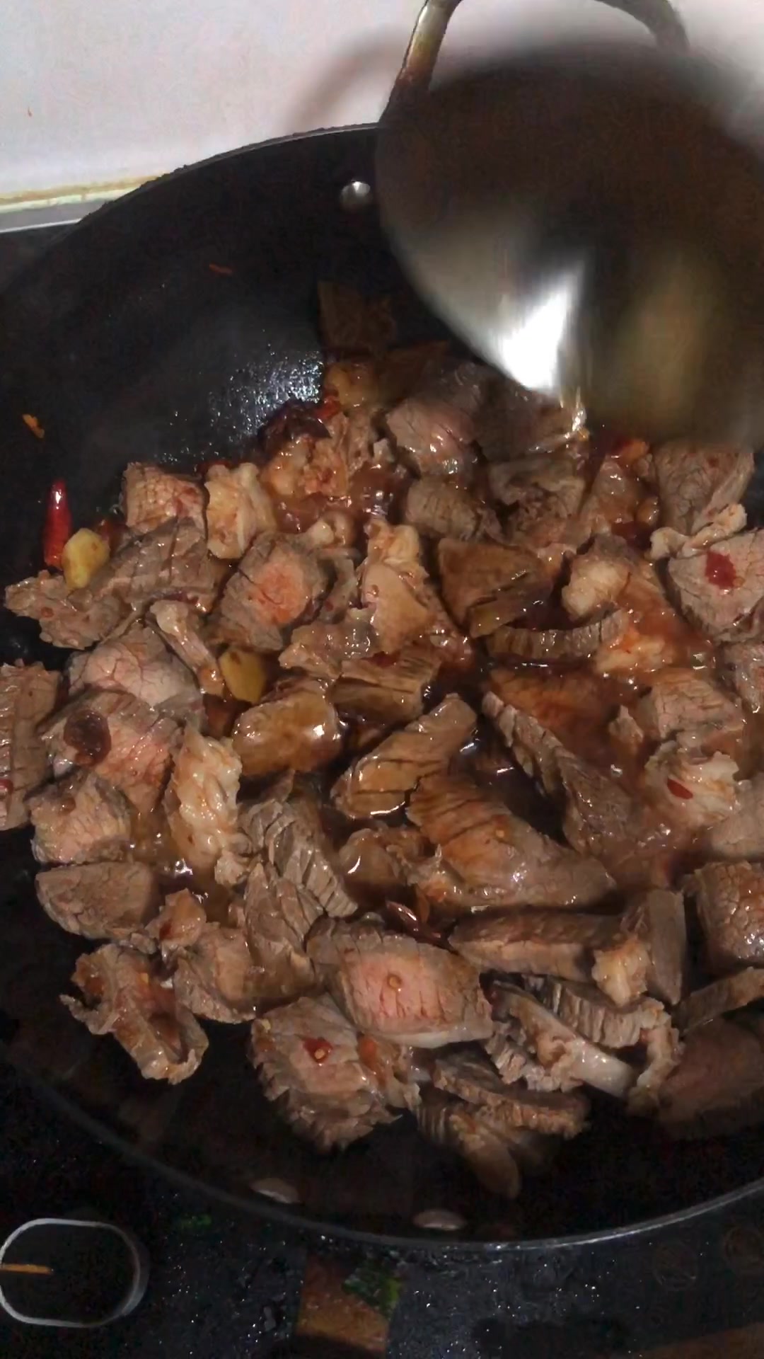 家常红烧牛肉火锅做法,比大酒店的实在好吃,下饭神器!