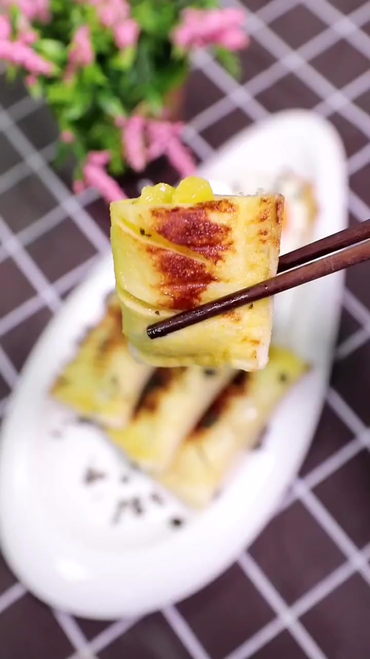 厨师分享的菠萝派制作过程,你们觉得怎么样?