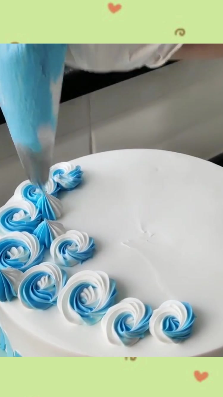 女儿过生日,老公定制了这样一款蛋糕,我甚是欣慰啊!