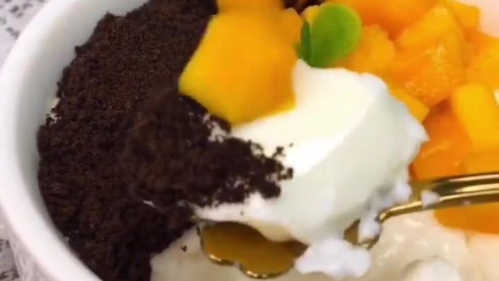 如果担心咖啡奥利奥双皮奶里的咖啡因可能导致失眠,不如来试试网红甜品奥利奥双皮奶,简单又好吃