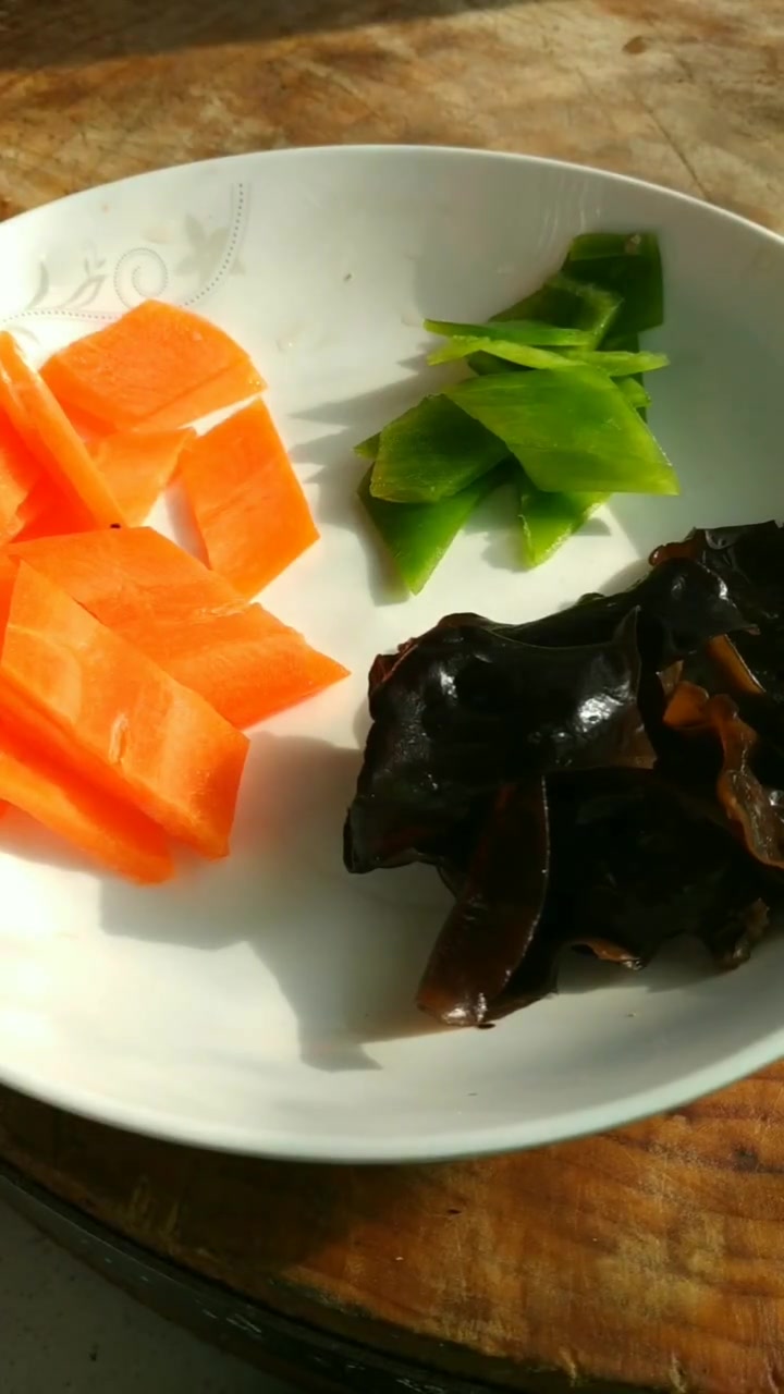 这就是清炒山药的做法,清脆可口,我家一周至少吃三次
