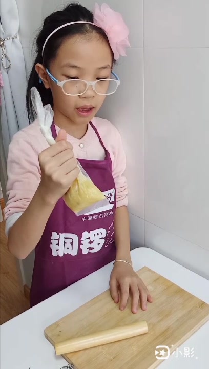 制作香蕉巧克力松糕