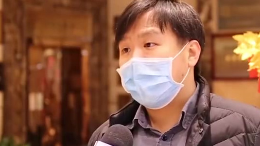 【疫情挡不住青团上市 沪上老字号创新口味和销售方式】据中国新闻网,清明将至,正是青团上市时