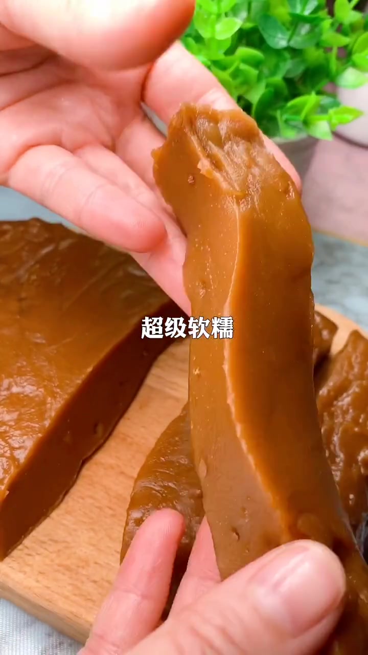 红糖年糕,不放蔓越莓也超级好吃,按照比例来,凉了也不硬