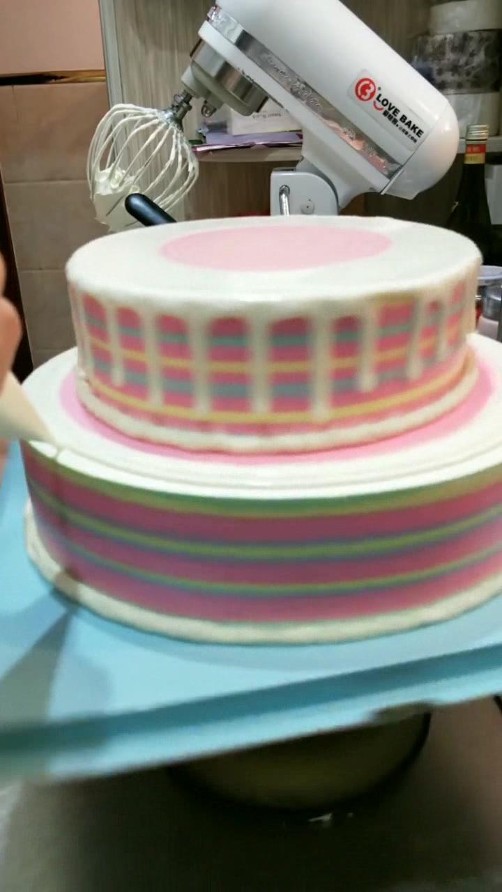 双层淋面蛋糕,能做这种蛋糕的师傅超牛啊,我试过好几次都失败了