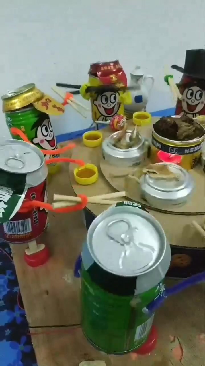 旺仔易拉罐的聚餐,设计这个的人太厉害了,应该是大神级别的