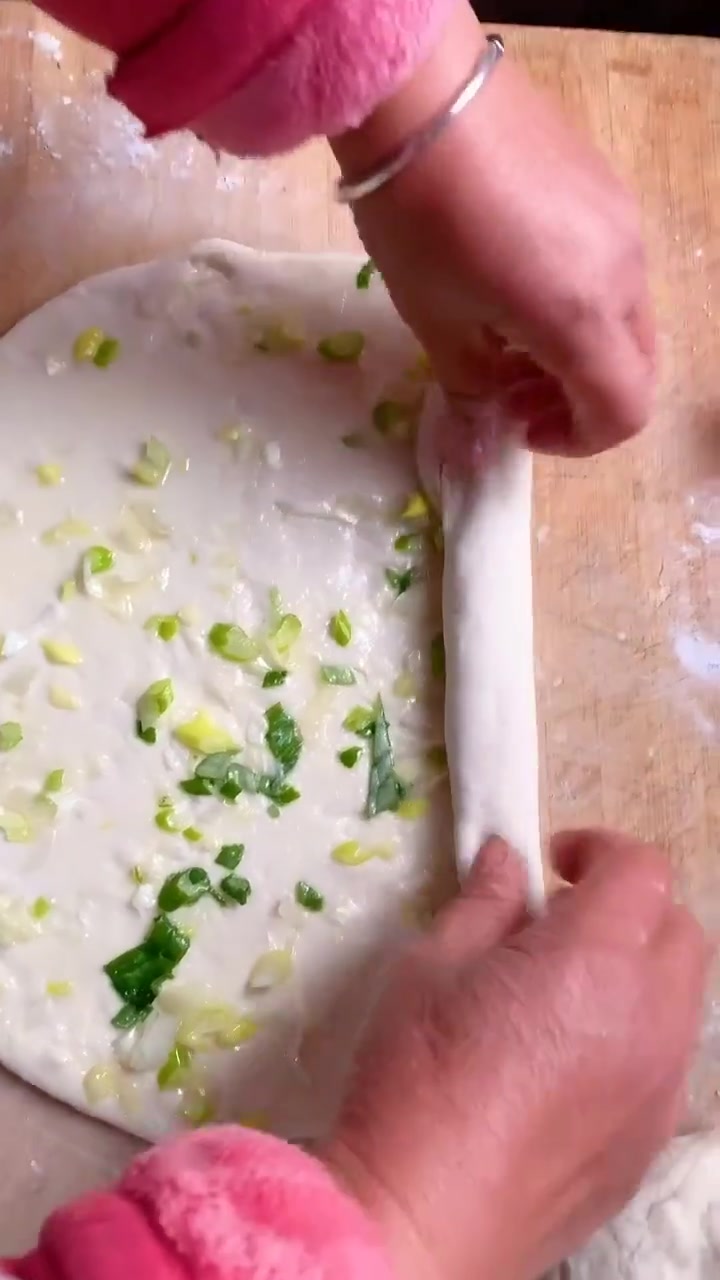油烙馍,河南人都爱吃的美食早餐,配上胡辣汤,得劲