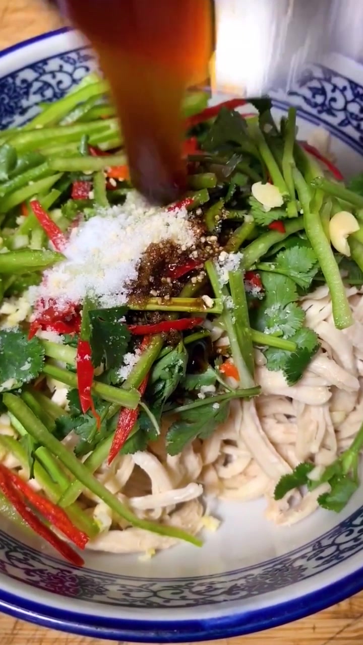 家常凉拌菜之凉拌鸡胸肉丝的做法