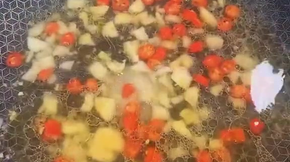 #珍珠奶茶的隐藏吃法# 更新一百多道家常菜,油豆腐这样做才好吃