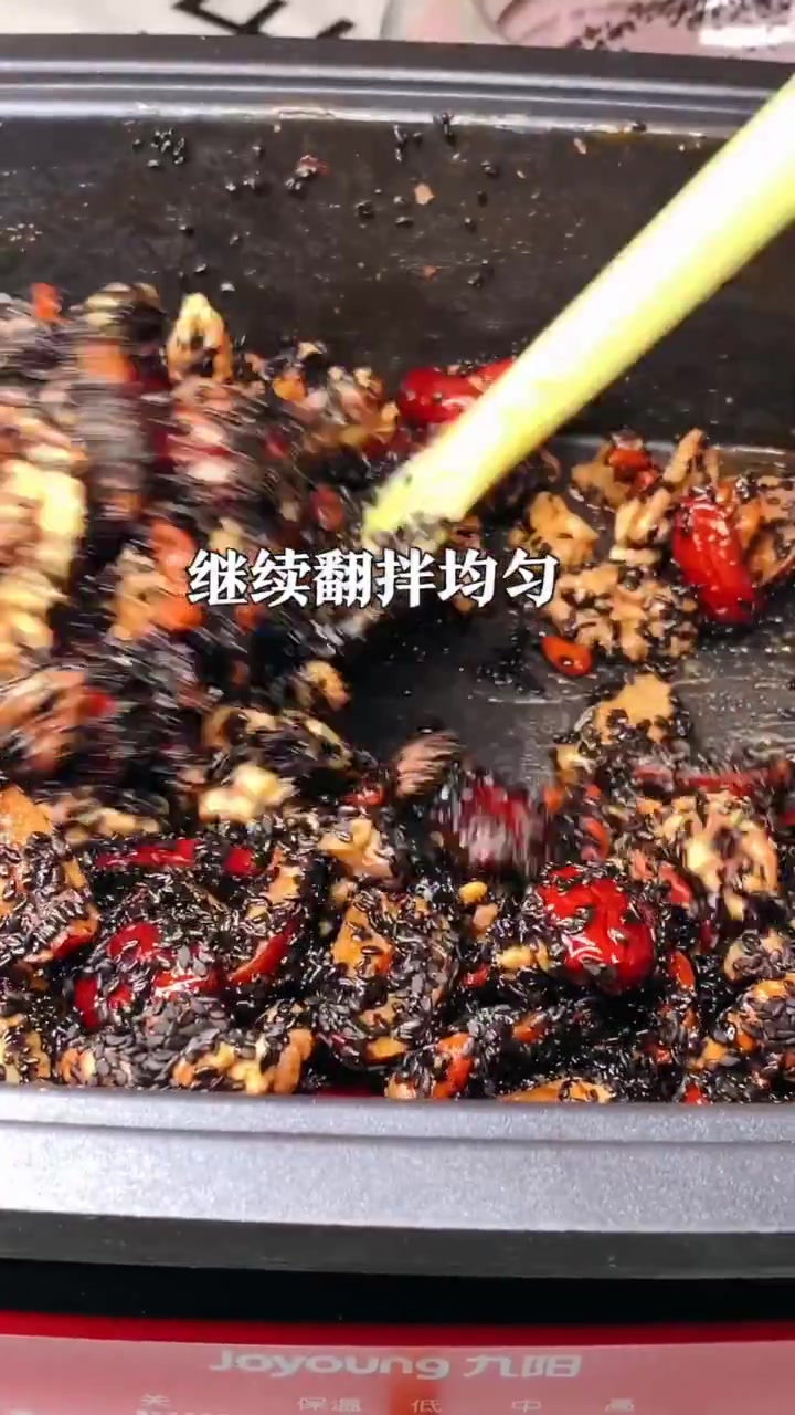 做点核桃黑芝麻糕,大人小孩都可以吃,营养丰富补钙补身体