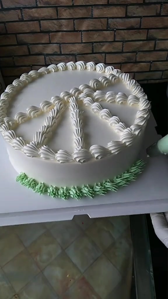 给闺女订做的生日蛋糕,当成品完成的那一刻,我迫不急想付钱了