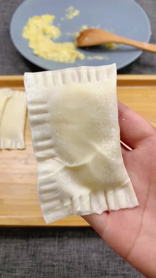 馄饨皮也可以做香蕉派