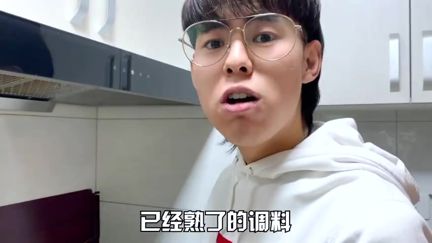 #平底锅烤串#放假前我励志减肥,放假后我竟成了烧烤店老板,家里剩饭不要扔,有了这几样神器人