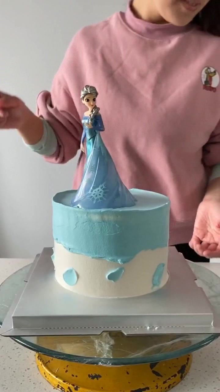 《冰雪奇缘》蛋糕,艾莎永远是我心头白月光,成品要多美有多美!
