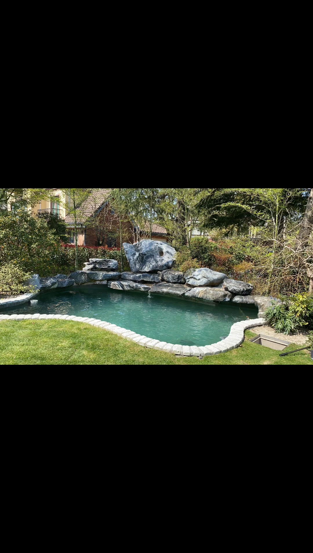 园林知识分享:做鱼池假山时,石头怎样摆才自然才好看才有层次感