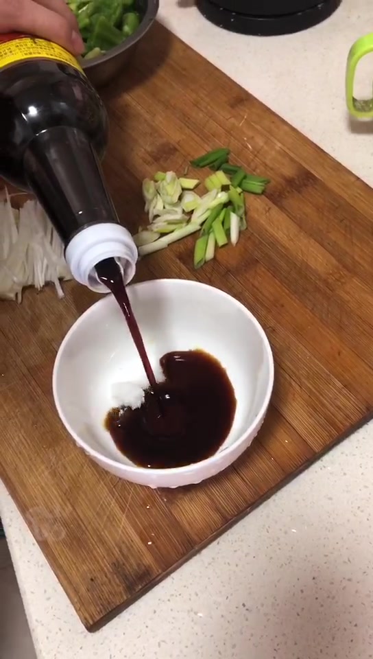 鲤鱼经典做法,不会做鱼的可以试着做下,简单好做味道还好吃