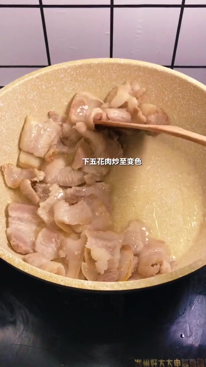 超下饭的蒜苔回锅肉,做法简单易学,厨房小白也可以完成!