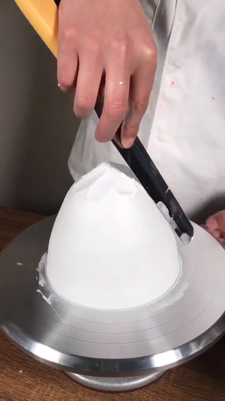 这绝对是最性感的生日蛋糕,看到成品那一刻,我都不舍得吃了!