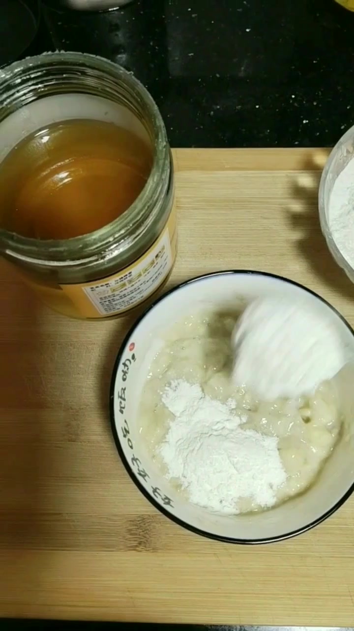 香蕉饼,做法简单又好吃,快试一下吧!