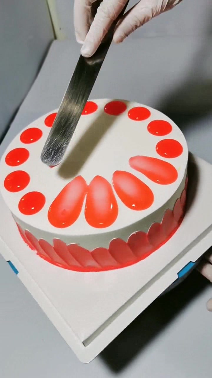 果酱、奶油、水果,即使简单材料,设计师也能把它们变得不同凡响