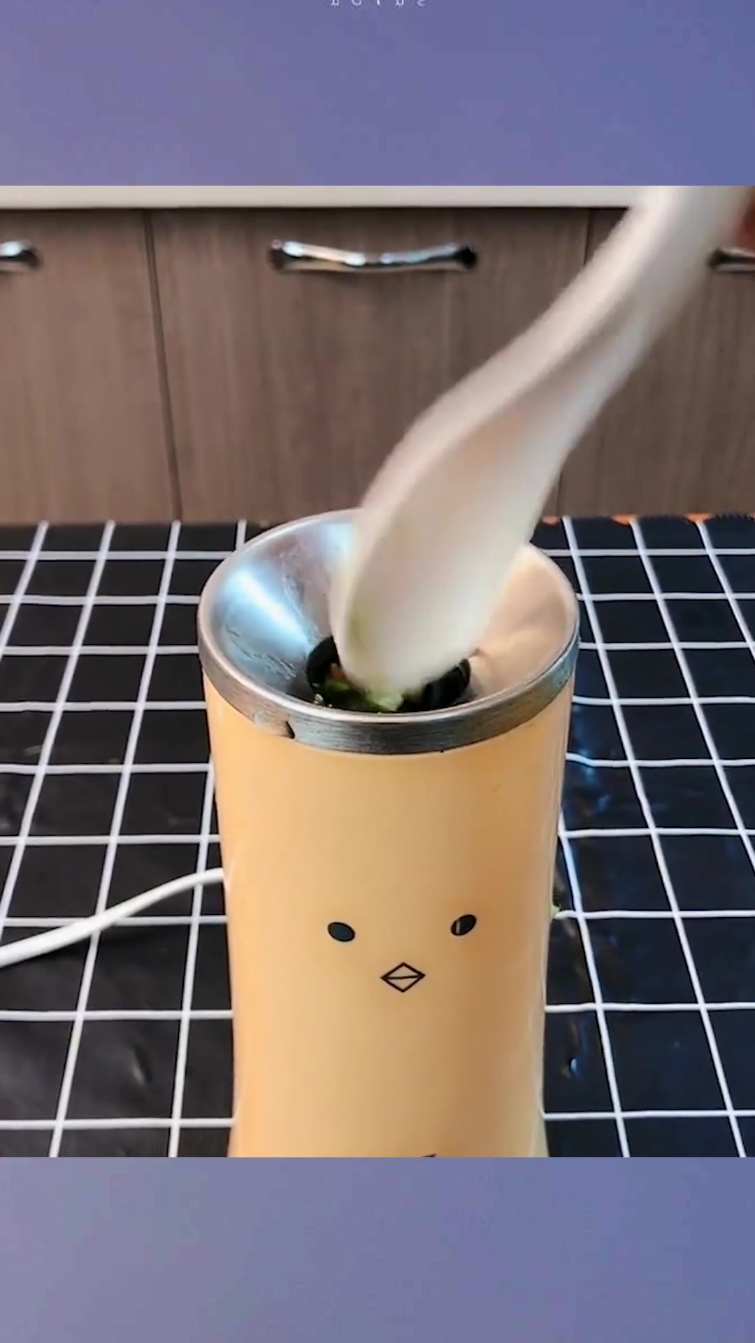 米饭吃过不少,这样吃的还是第一次见,家常版米饭鸡蛋肠