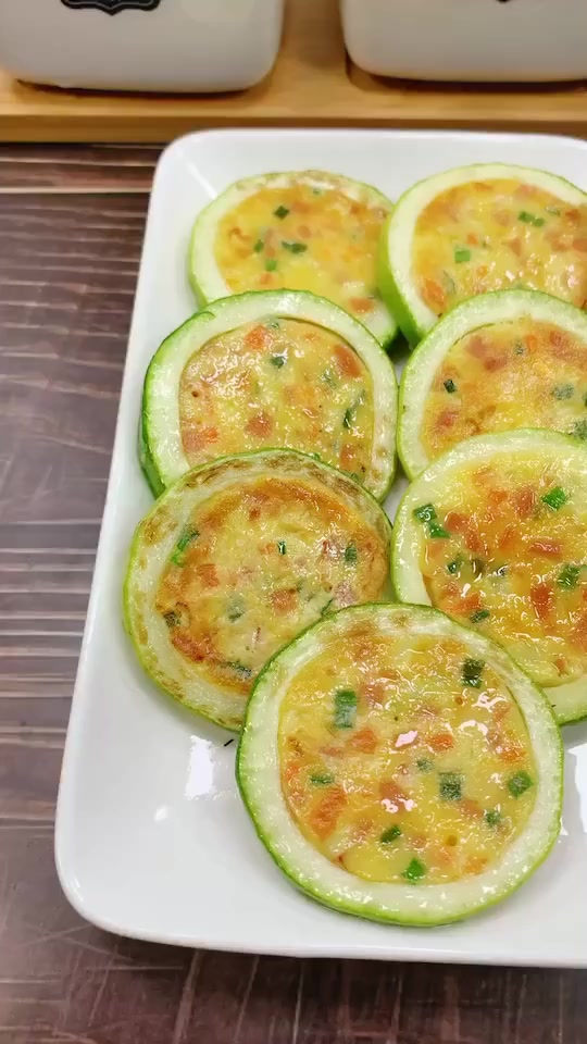 鸡蛋西葫芦饼,简单易操作的早餐食谱